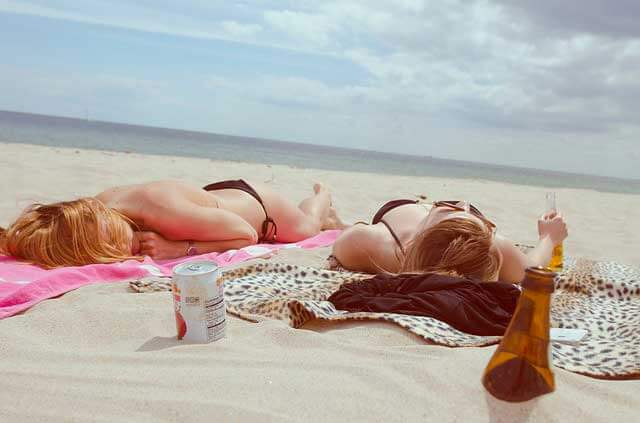 Is binge drinking alcoholism?
